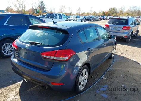 2016 Kia Forte Lx z USA, uszkodzony, nr VIN KNAFK5A81G5583629